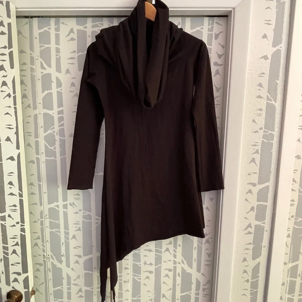 *NWT* GEKKO Black Pixie Dress in Black with Exaggerated Neck/Hood size M/L - Picture 1 of 8